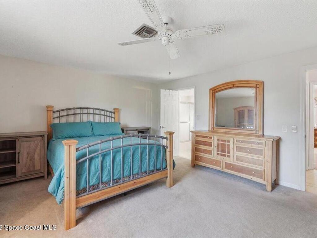 236 W Lake Ina Drive, Winter Haven, FL 33881