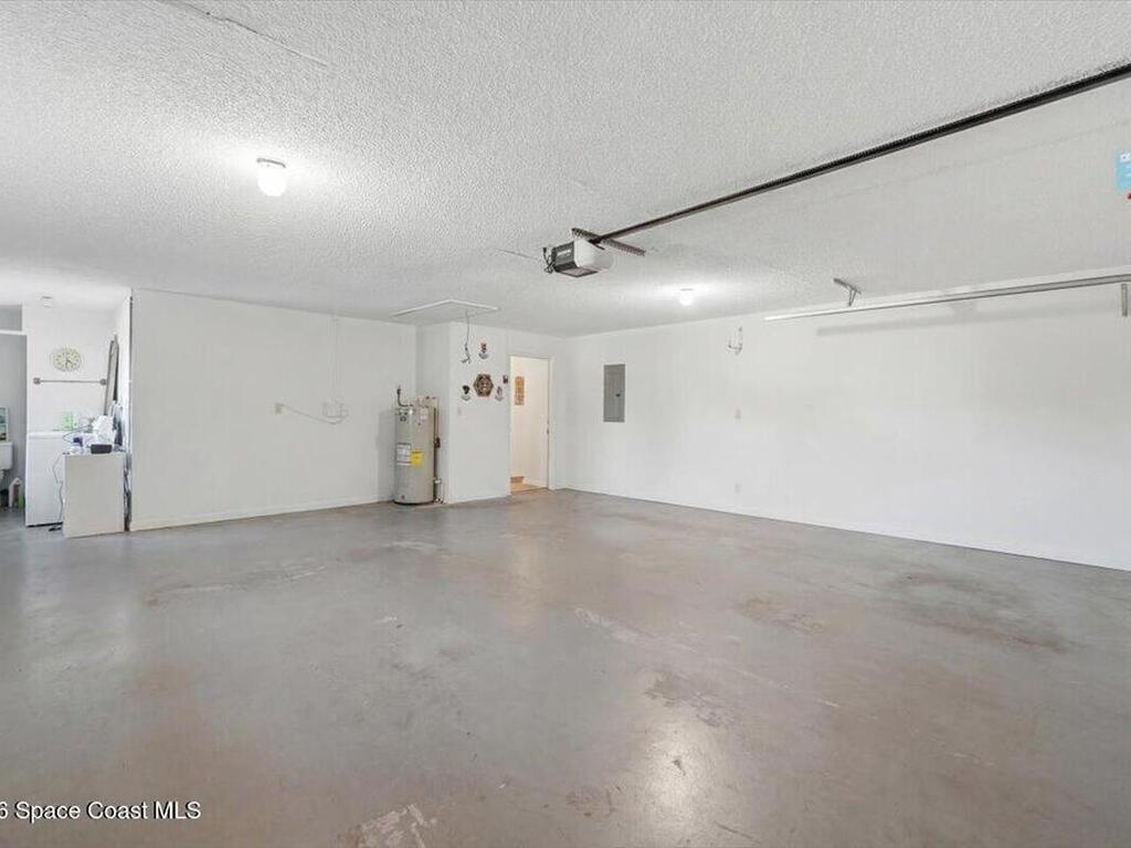 236 W Lake Ina Drive, Winter Haven, FL 33881