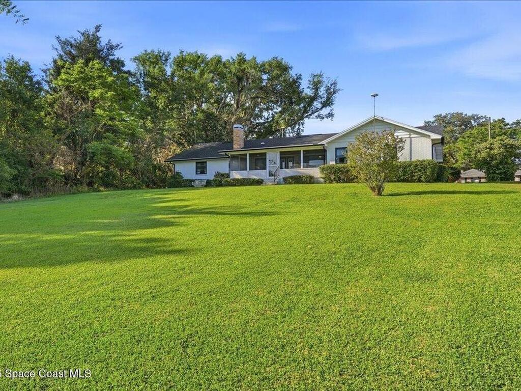 236 W Lake Ina Drive, Winter Haven, FL 33881