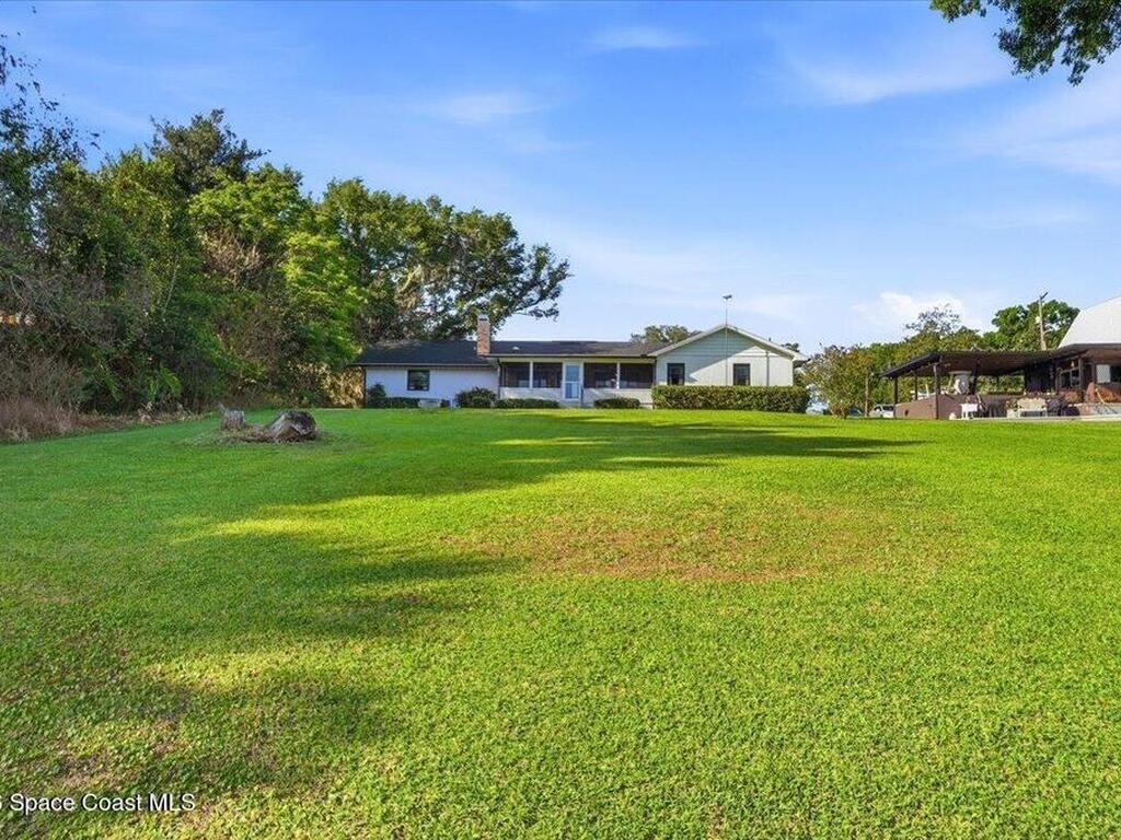 236 W Lake Ina Drive, Winter Haven, FL 33881