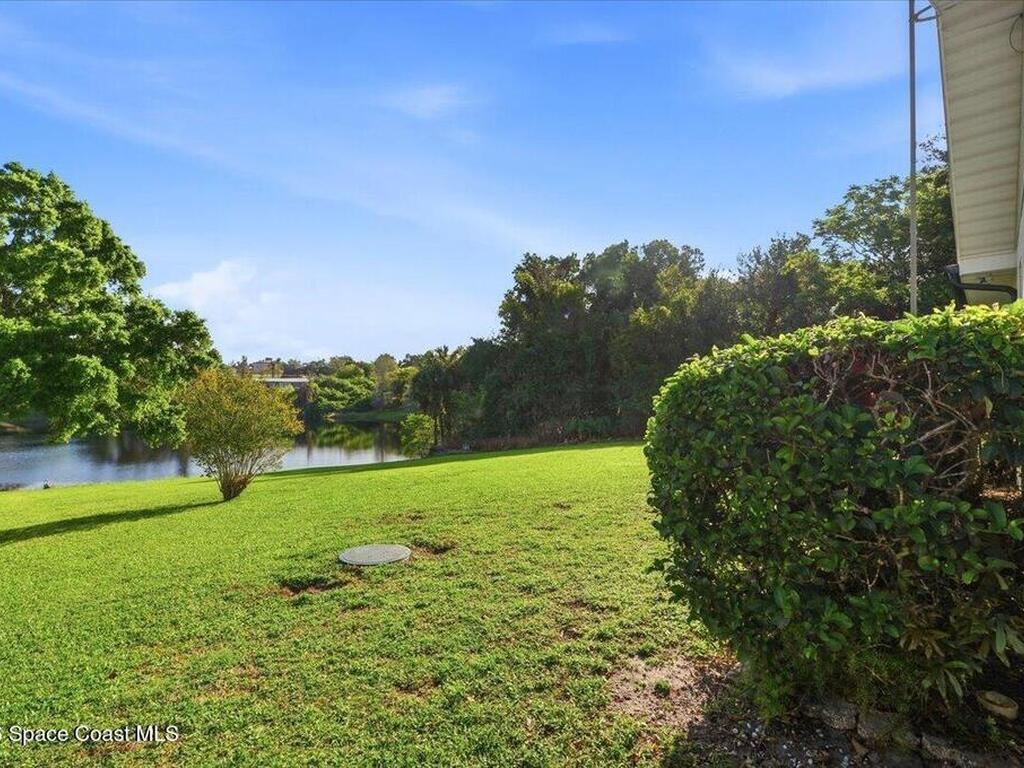 236 W Lake Ina Drive, Winter Haven, FL 33881