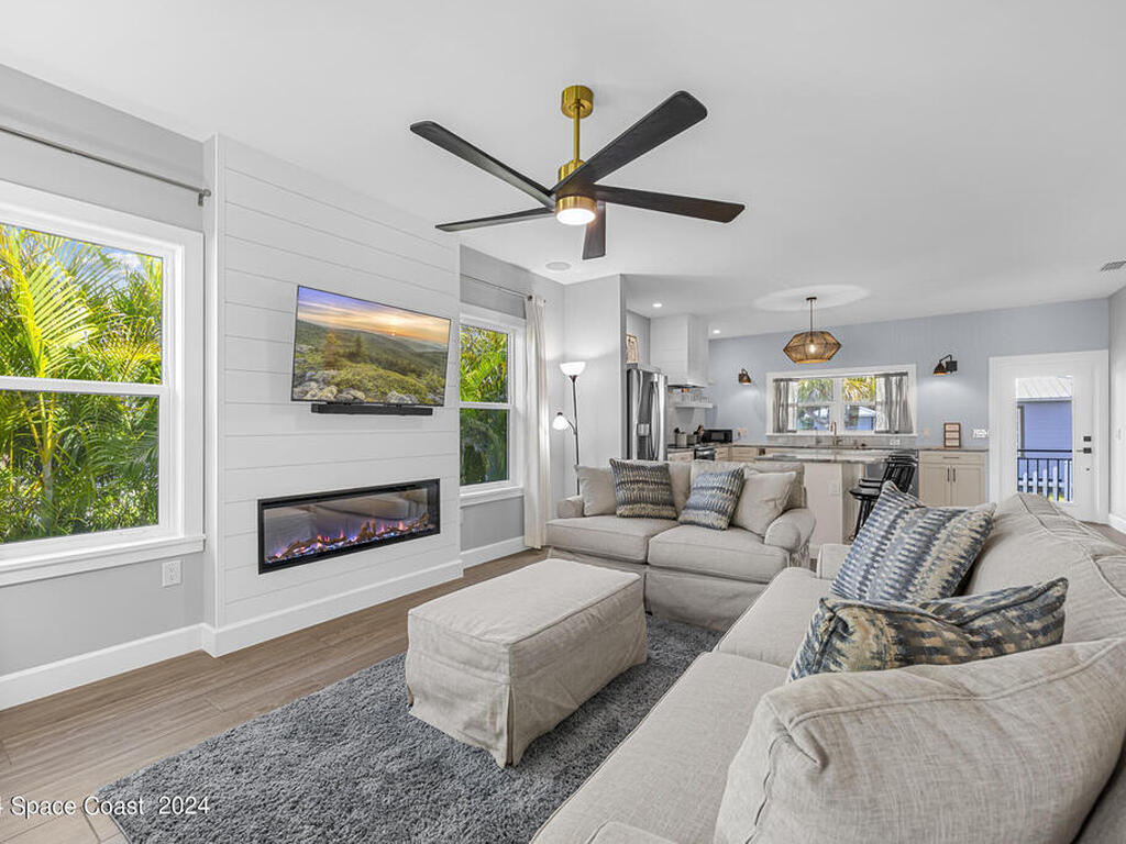 19 Vip Island, Grant-Valkaria, FL 32949