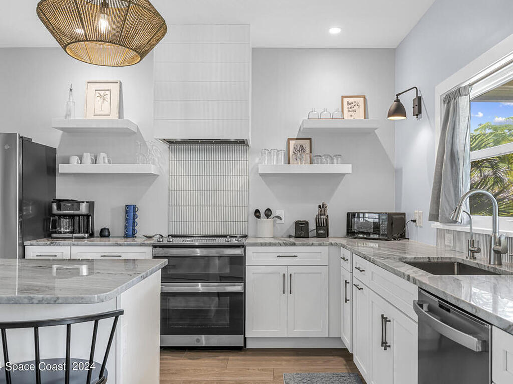 19 Vip Island, Grant-Valkaria, FL 32949