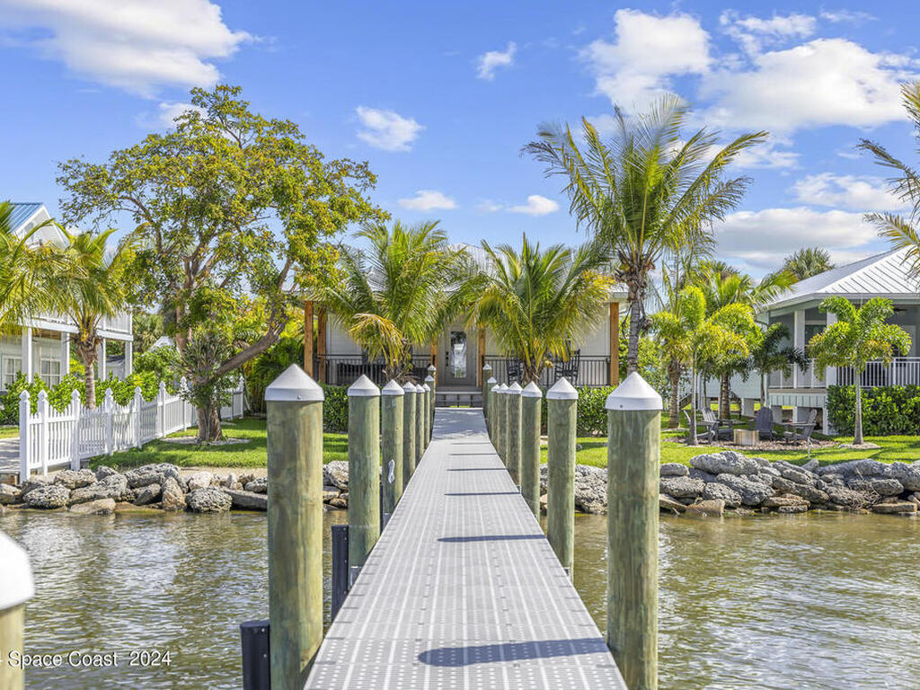 19 Vip Island, Grant-Valkaria, FL 32949