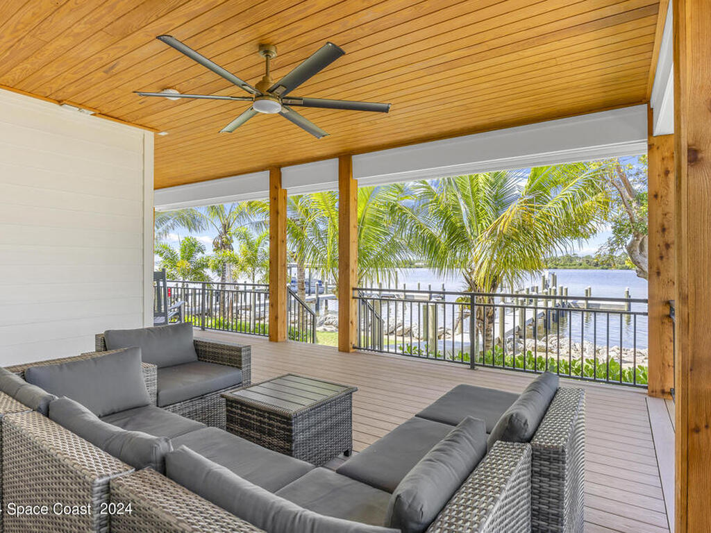 19 Vip Island, Grant-Valkaria, FL 32949