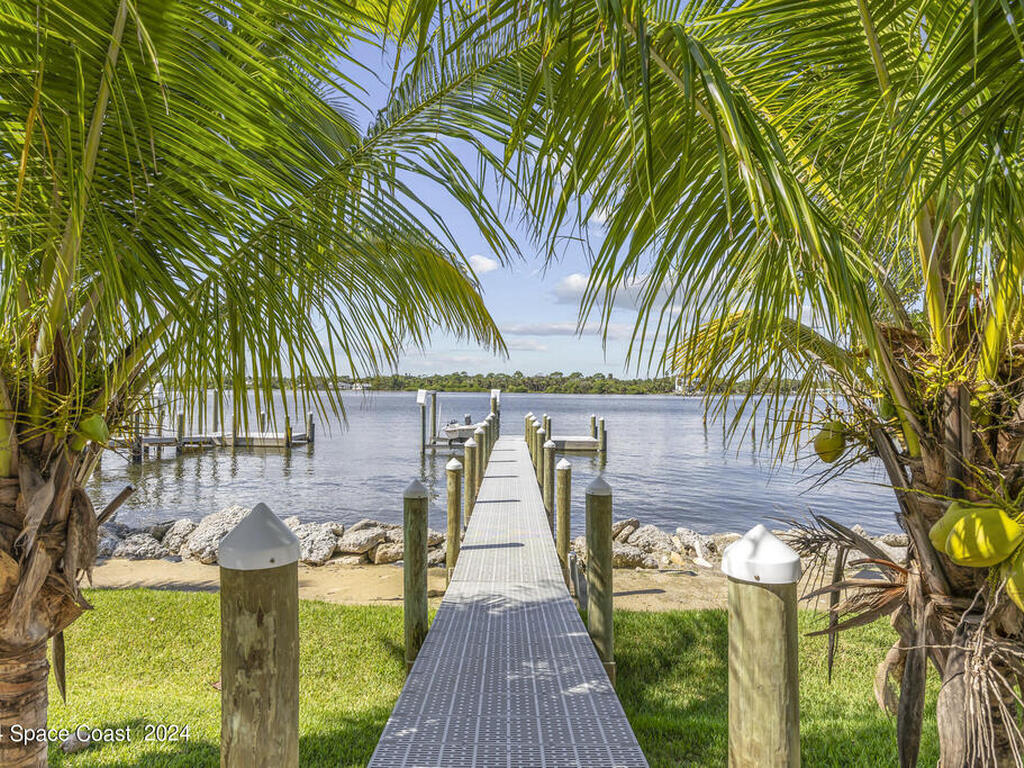 19 Vip Island, Grant-Valkaria, FL 32949