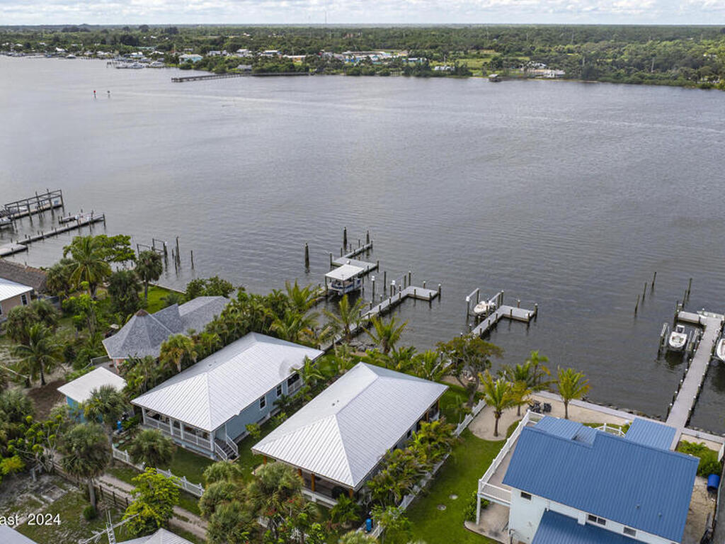 19 Vip Island, Grant-Valkaria, FL 32949