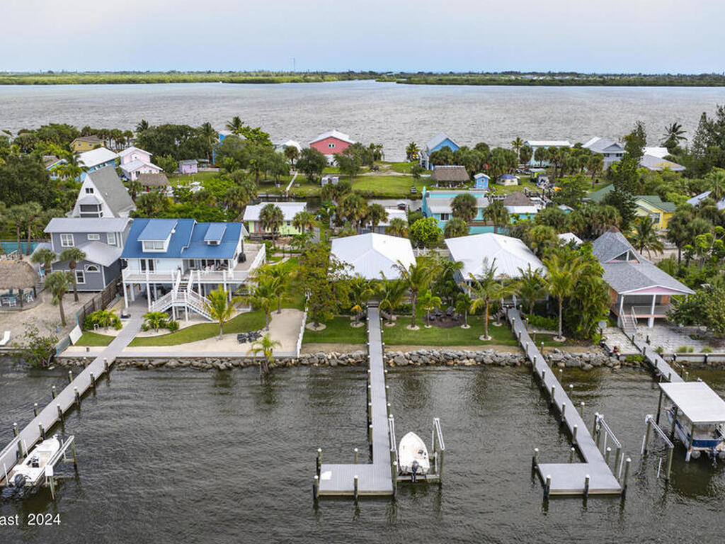 19 Vip Island, Grant-Valkaria, FL 32949