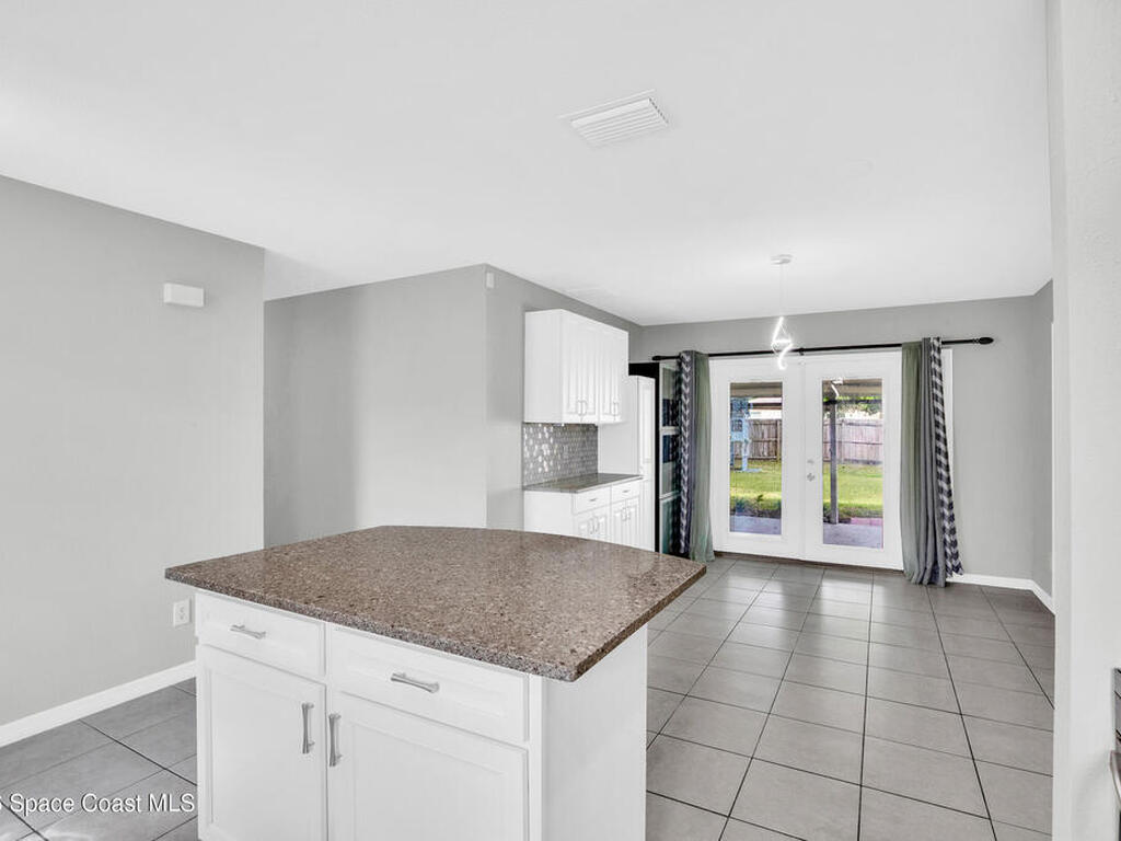 2255 15th Avenue, Vero Beach, FL 32962