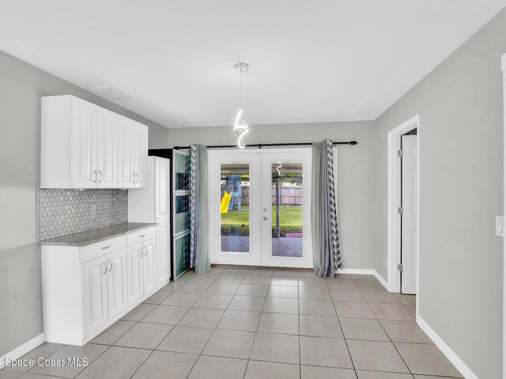 2255 15th Avenue, Vero Beach, FL 32962