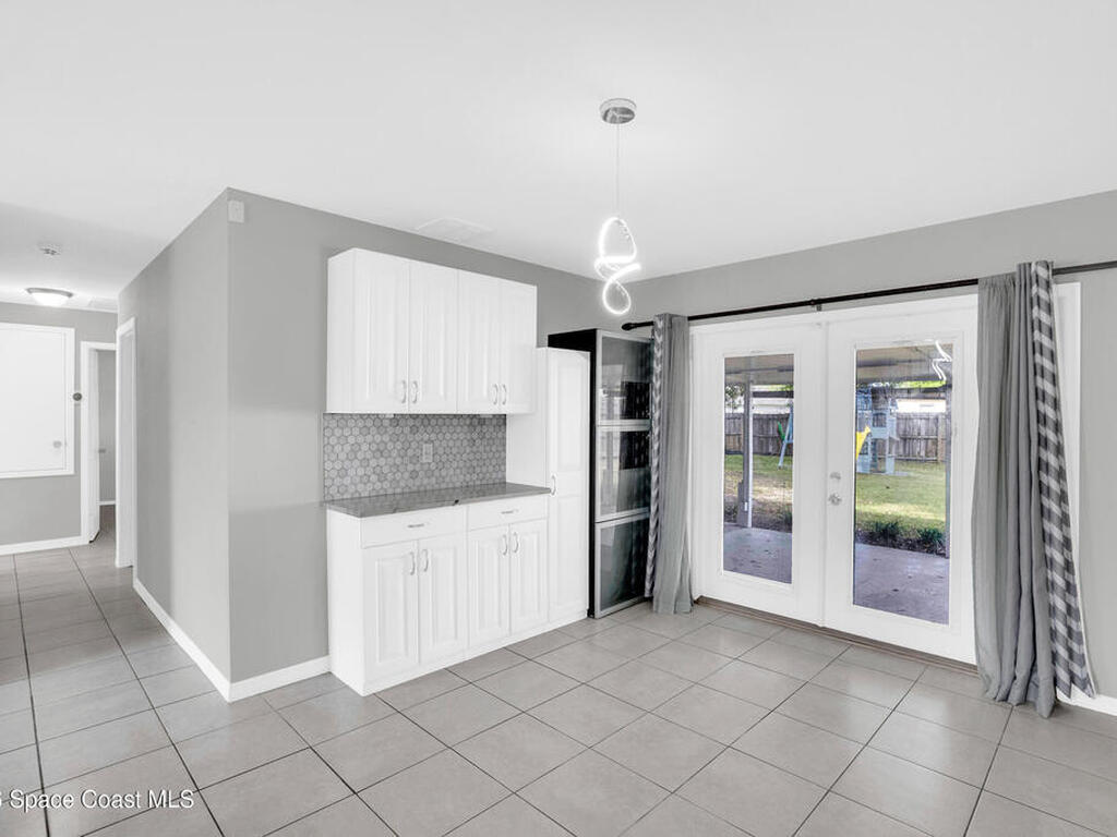 2255 15th Avenue, Vero Beach, FL 32962