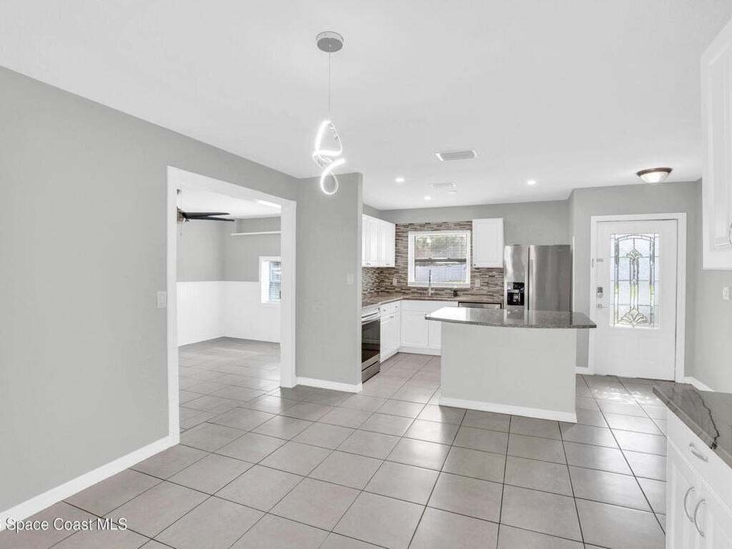 2255 15th Avenue, Vero Beach, FL 32962