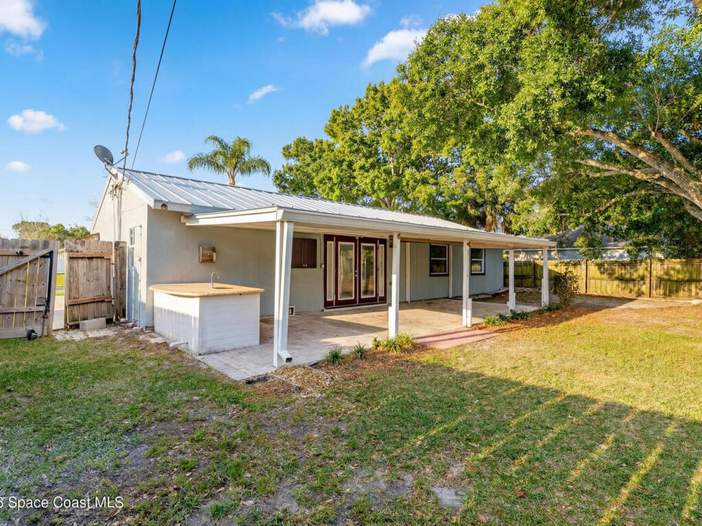 2255 15th Avenue, Vero Beach, FL 32962