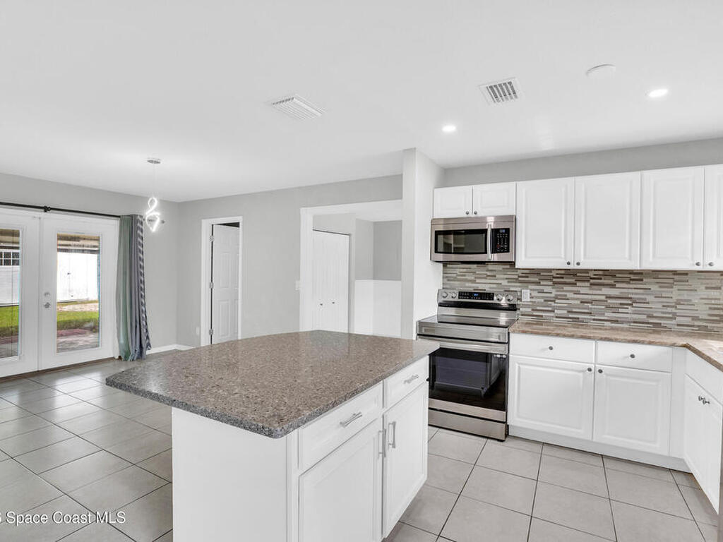 2255 15th Avenue, Vero Beach, FL 32962