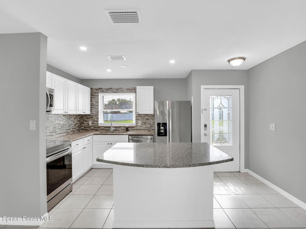 2255 15th Avenue, Vero Beach, FL 32962