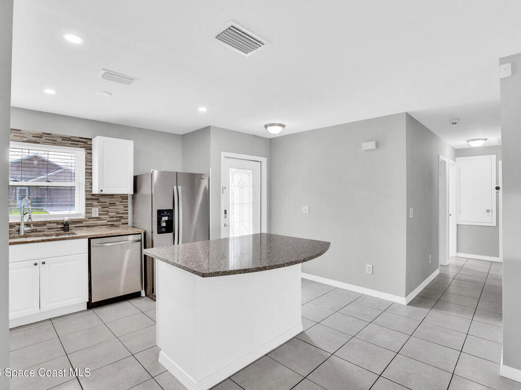 2255 15th Avenue, Vero Beach, FL 32962