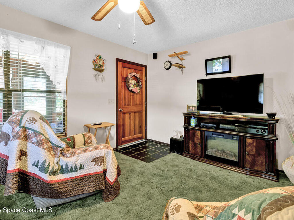 9556 Fleming Grant Road, Micco, FL 32976