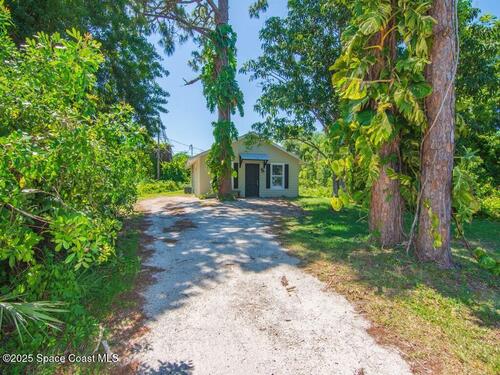 1325 17th Court, Vero Beach, FL 32962