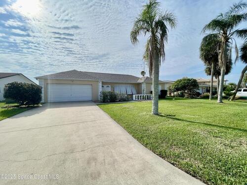 48 Country Club Road, Cocoa Beach, FL 32931