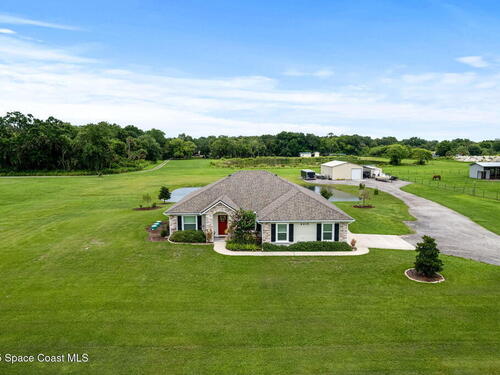 6435 Dixie Way, Mims, FL 32754