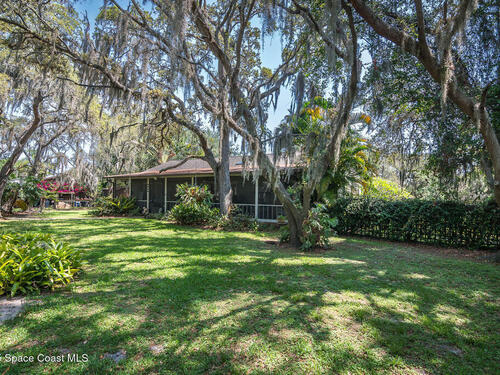 9959 Nicole Drive, Micco, FL 32976