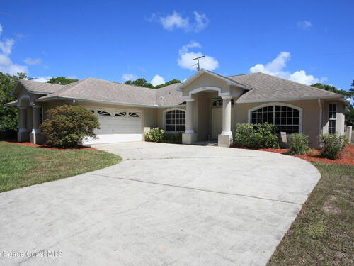 1366 17th Place, Vero Beach, FL 32962