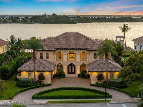 257 Lansing Island Drive, Indian Harbour Beach, FL 32937
