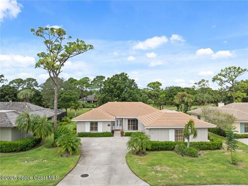 110 Prestwick Circle, Vero Beach, FL 32967